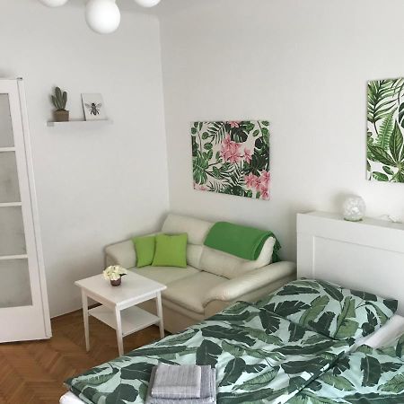 Rosmarinus Apartman Печ Екстериор снимка