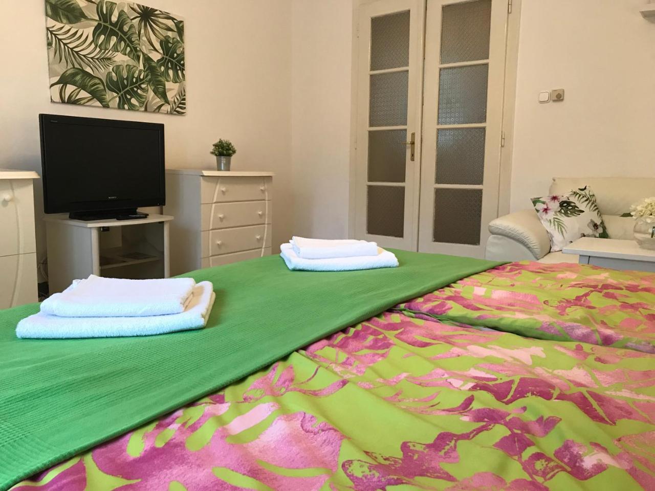Rosmarinus Apartman Печ Екстериор снимка